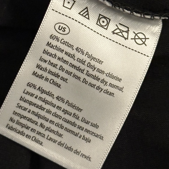 Sesame Street Oscar The Grouch tshirt size medium- holiday themed - Picture 4 of 4